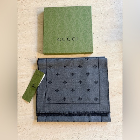 NWT GUCCI WOOL BEE ACCENT REVERSIBLE SCARF UNISEX 💖🌟 - Picture 2 of 13